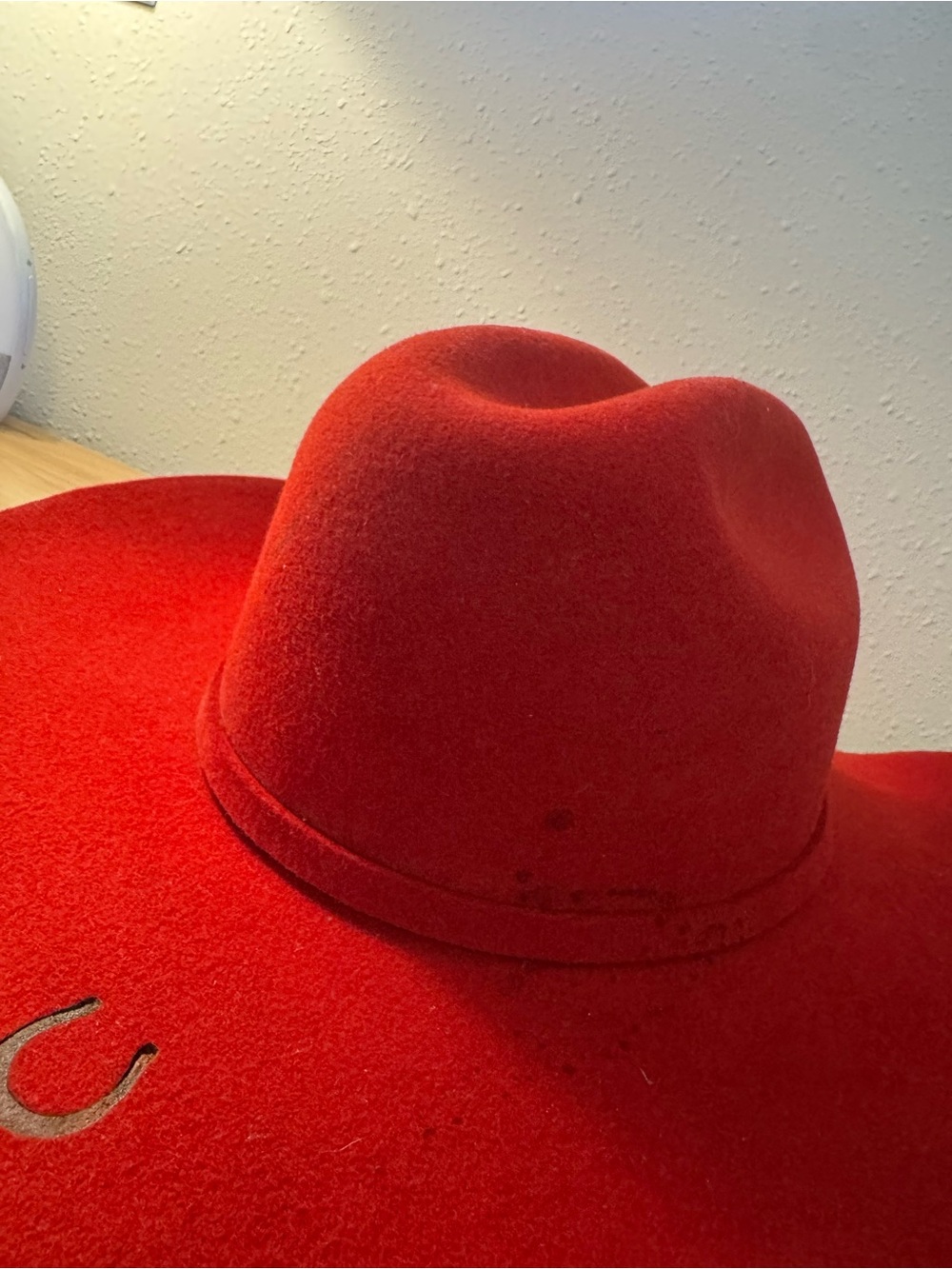 Serratelli Hat Co Red Felt Cowboy Hat - Picture 3 of 9